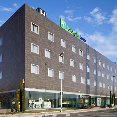 Holiday Inn Express Pamplona By Ihg Mutilva Baja Exterior foto