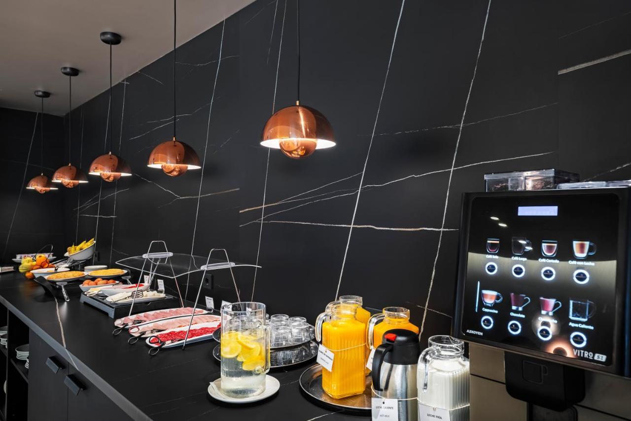Holiday Inn Express Pamplona By Ihg Mutilva Baja Exterior foto