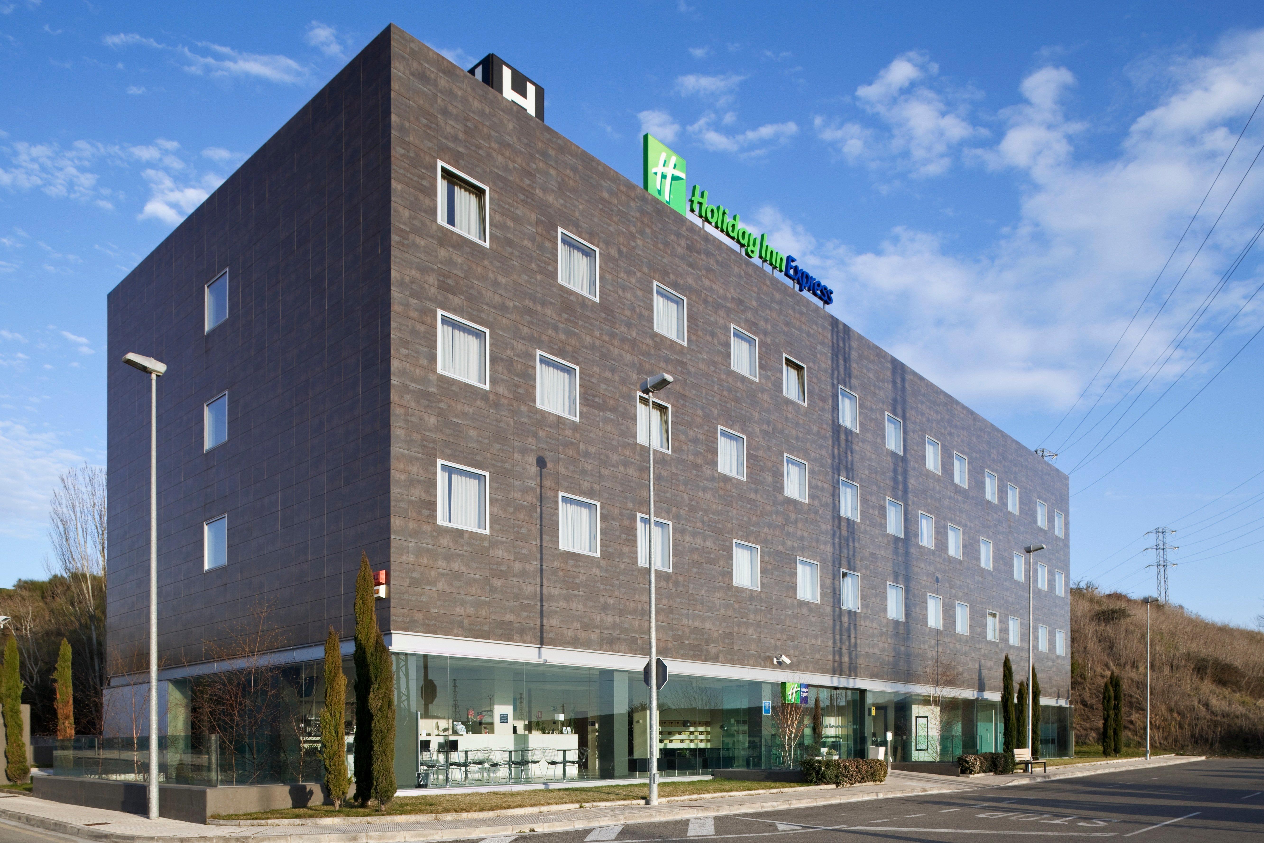 Holiday Inn Express Pamplona By Ihg Mutilva Baja Exterior foto